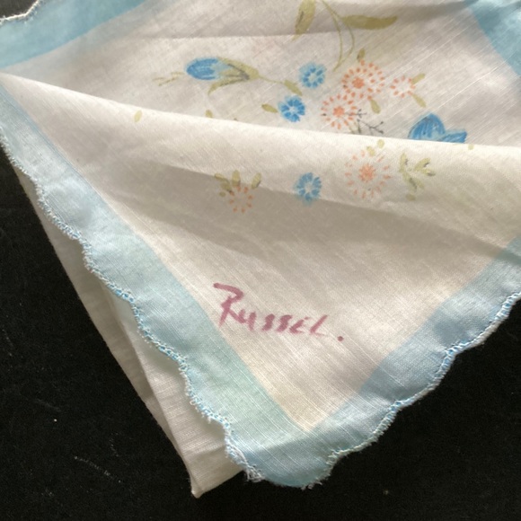 Ladies Vintage Handkerchief -11-1/2” - White with floral design. Signed “Russel” - Picture 3 of 5